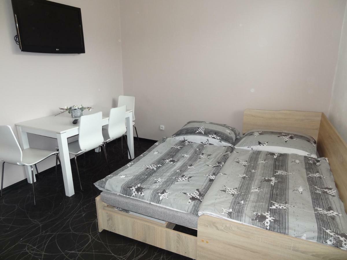 Břeclav Apartman Lednicka מראה חיצוני תמונה