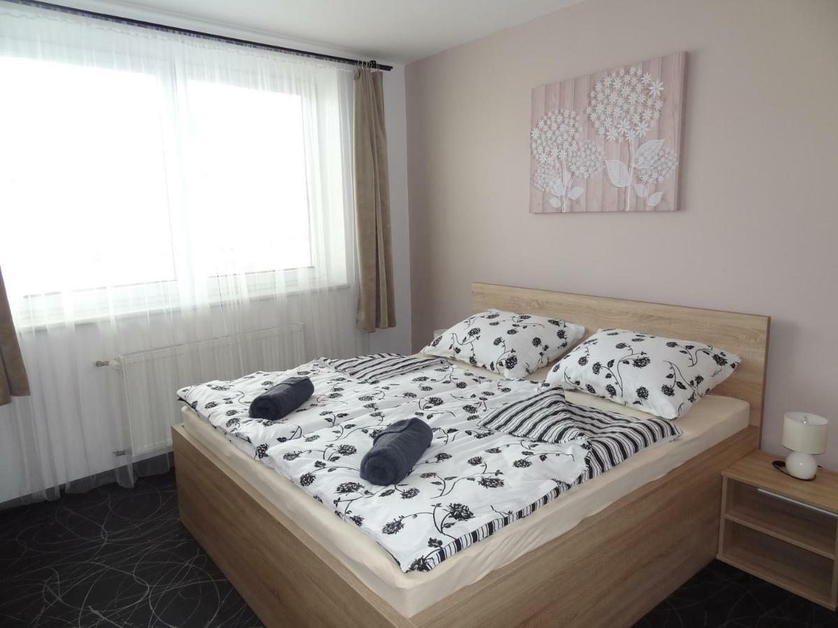 Břeclav Apartman Lednicka מראה חיצוני תמונה