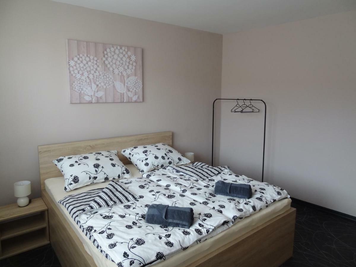 Břeclav Apartman Lednicka מראה חיצוני תמונה